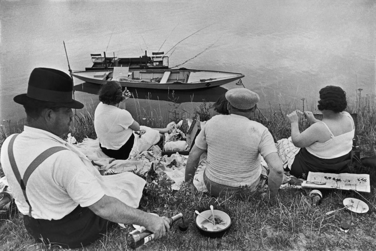 FRANCE. 1938.Sunday on the banks of the River Marne.